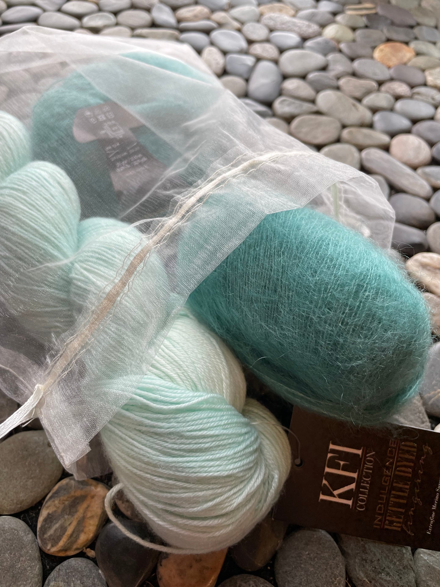 Shawl kits including fluff (Mohair)