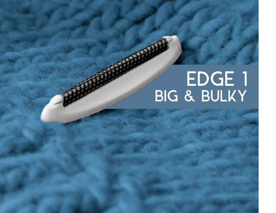 Gleener compact fabric shaver & lint brush