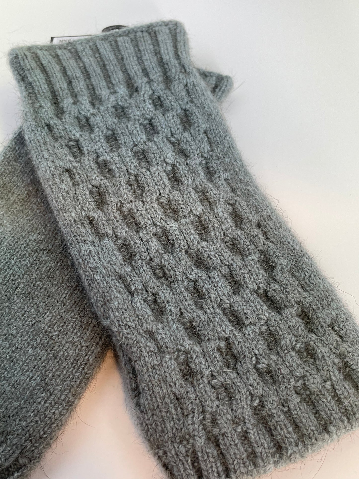 Native World aran wristwarmer